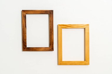 boş resim çerçevesi beyaz duvar arkaplanında kopyalama alanı ile