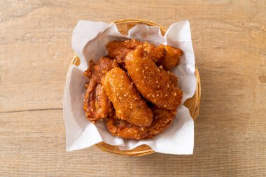 Tayland usulü susamlı kızarmış muz.