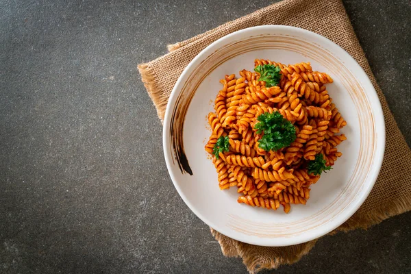 Spiraal Spirali Pasta Met Tomatensaus Peterselie Italiaanse Keuken — Stockfoto