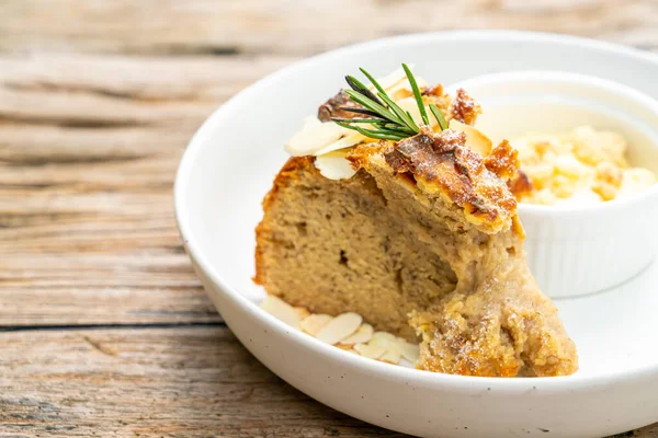 Banana Cake Cream Cheese Crumble Plate — Stock Photo, Image