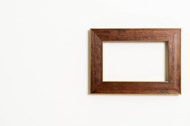 boş resim çerçevesi beyaz duvar arkaplanında kopyalama alanı ile