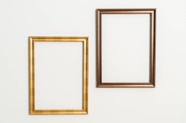 boş resim çerçevesi beyaz duvar arkaplanında kopyalama alanı ile