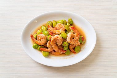 Karışık Kızarmış Fasulye ve Karides Tayland usulü