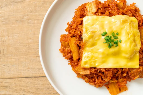 Kimchi Arroz Frito Con Cerdo Queso Rematado Estilo Asiático Fusión —  Fotos de Stock