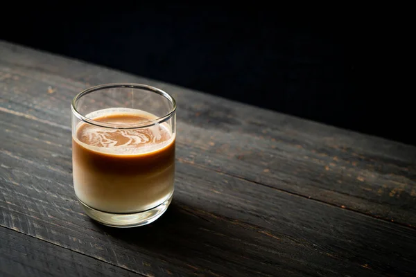 Bicchiere Caffè Latte Caffè Con Latte Fondo Legno — Foto Stock