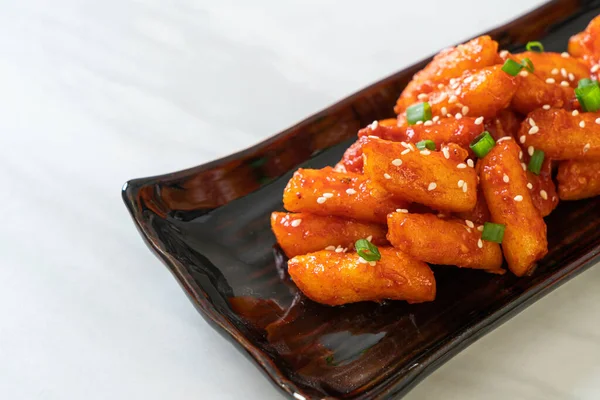 Pastel Arroz Coreano Frito Tteokbokki Con Salsa Picante Estilo Comida — Foto de Stock