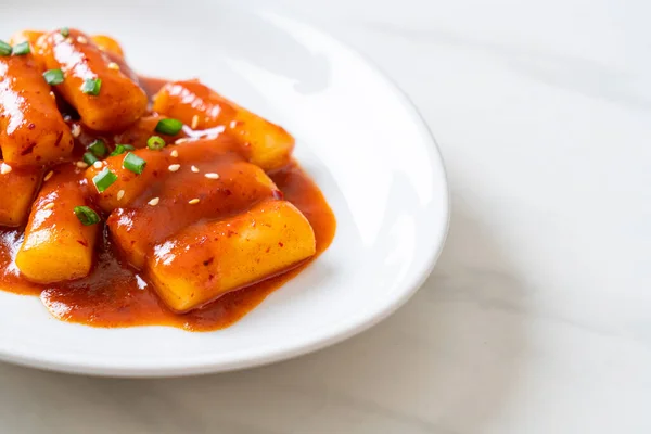 Torta Riso Coreano Bastone Salsa Piccante Tteokbokki Stile Cibo Coreano — Foto Stock