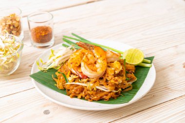 Pad Thai - Kızarmış pirinç eriştesi