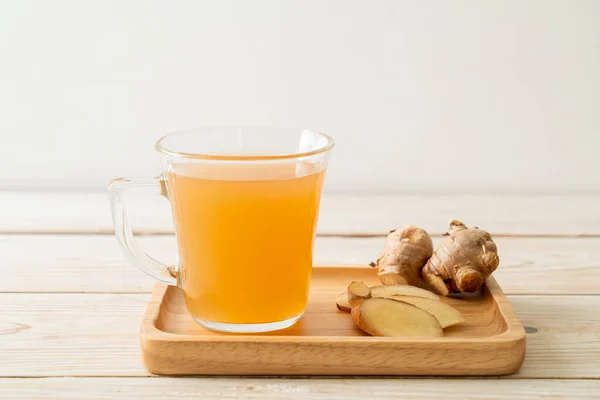 Frischer Und Heißer Ingwersaft Mit Ingwerwurzeln Gesundes Getränk — Stockfoto