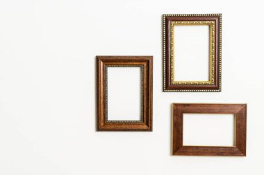 boş resim çerçevesi beyaz duvar arkaplanında kopyalama alanı ile