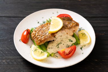 Izgara balık bifteği.