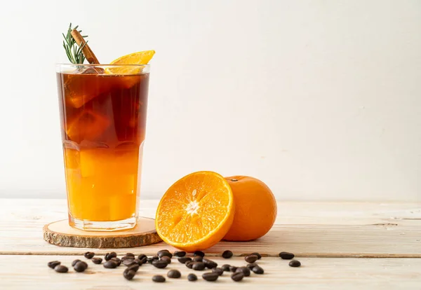 Vaso Café Negro Americano Helado Una Capa Jugo Naranja Limón —  Fotos de Stock