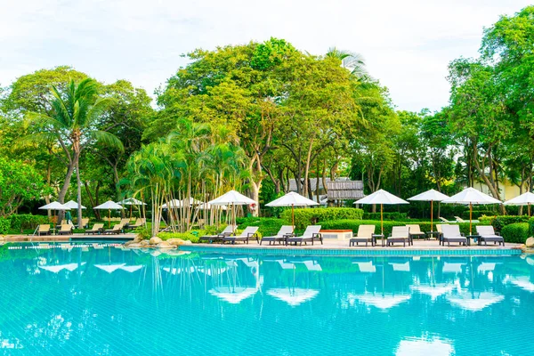 Umbrella Chair Swimming Pool Resort Hotel Leisure Travel Vacation Neary — Stock Photo, Image