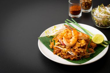 Pad Thai - Kızarmış pirinç eriştesi