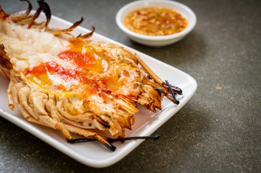 Izgara Taze Dev Nehir Karidesi Baharatlı Deniz Ürünleri Soslu