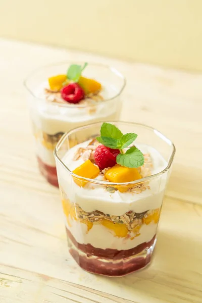 Homemade Fresh Mango Fresh Raspberry Yogurt Granola Healthy Food Style — Stock Photo, Image