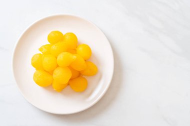 Tatlı altın yumurta sarısı, bir çeşit Tayland şekeri.