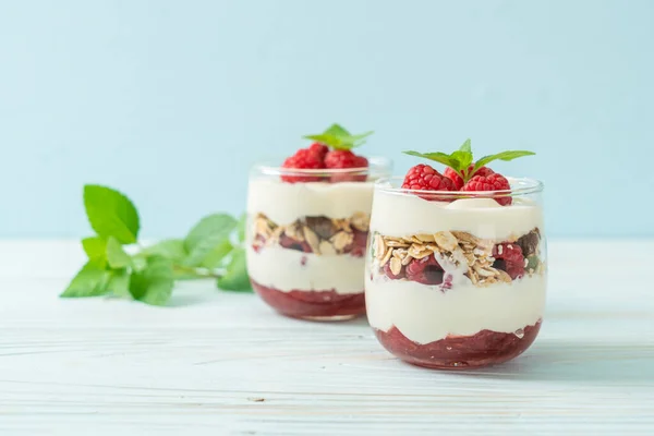 Verse Frambozen Yoghurt Met Granola Gezonde Voedingsstijl — Stockfoto