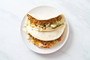 Meksika takoları ve kıyılmış tavuk - Meksika geleneksel mutfağı