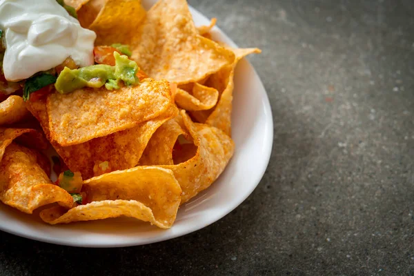 Croustilles Tortilla Aux Nachos Mexicains Avec Jalapeno Guacamole Salsa Tomates — Photo