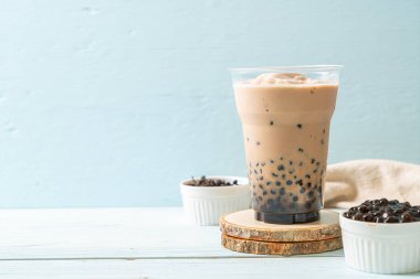 Kabarcıklı Tayvan sütlü çayı - popüler Asya içeceği