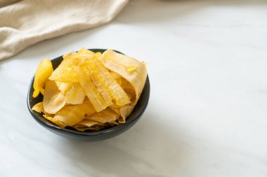 Çıtır muz cipsi. Kızarmış ya da dilimlenmiş muz.