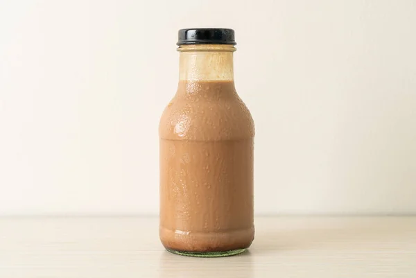Шоколадное Молоко Стеклянной Бутылке Столе — стоковое фото