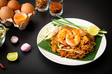 Pad Thai - Kızarmış pirinç eriştesi