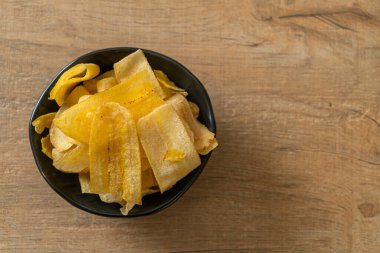 Çıtır muz cipsi. Kızarmış ya da dilimlenmiş muz.