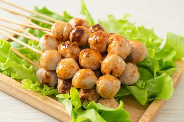 Grilled Meatballs Skewer Spicy Dipping Sauce — Stock Photo, Image