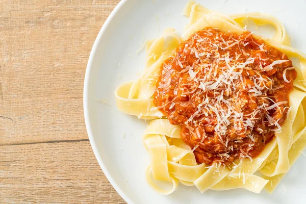 Pasta Fettuccine Boloñesa Cerdo Con Queso Parmesano Estilo Comida Italiana —  Fotos de Stock