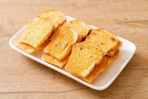 Pão Crocante Assado Com Manteiga Açúcar Prato — Fotografia de Stock
