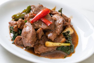 Ördekli Kızarmış Kara Biber - Asya usulü