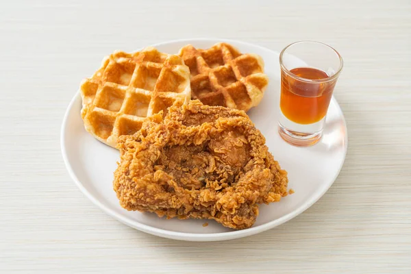 Homemade Fried Chicken Waffle Honey Maple Syrup — Stock Photo, Image