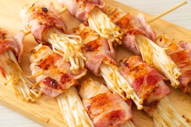 Pastırmalı Altın İğne Mantar Şişleri