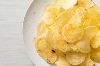 Ekşi krema soslu patates cipsi.