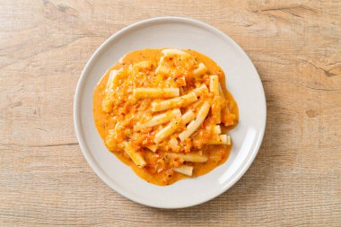rigatoni penne makarna kremalı domates veya pembe sos