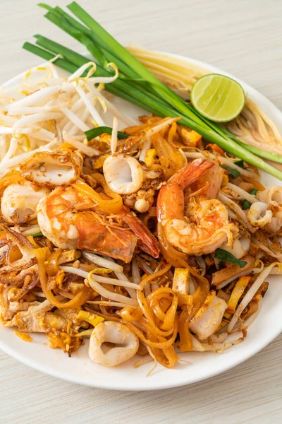 Pad Thaise Zeevruchten Roer Gebakken Noedels Met Garnalen Inktvis Octopus — Stockfoto