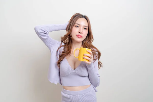 Portrait Beautiful Asian Woman Holding Coffee Cup Mug White Background — Stock Photo, Image
