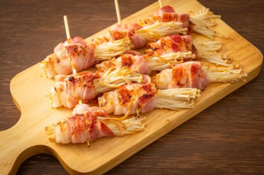 Pastırmalı Altın İğne Mantar Şişleri