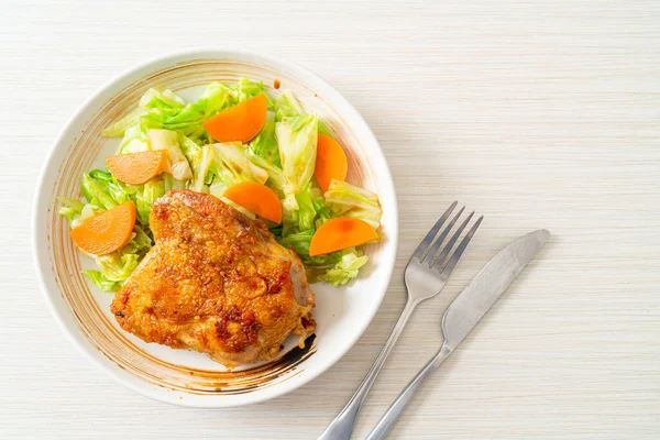 Bife Frango Teppanyaki Teriyaki Com Repolho Cenoura — Fotografia de Stock