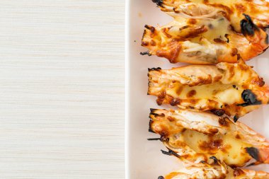 ızgara nehir karidesi veya peynirli karides - deniz ürünleri tarzı