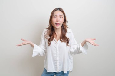 Portre güzel Asyalı kadın stresi, ciddi, endişe ya da şikayet