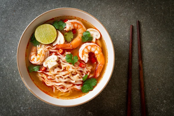 Fideos Instantáneos Ramen Sopa Picante Con Camarones Tom Yum Kung — Foto de Stock