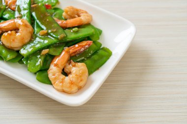 Karidesli Kızarmış Yeşil Bezelye Ev Yapımı Yemek Stili