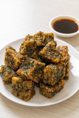 Kızarmış Çin soğanlı börek, Asya usulü.