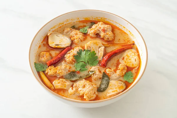 Mantarlı baharatlı domuz çorbası - Tom Yum - Asya usulü