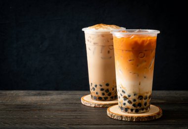 Tayvan sütlü çayı ve köpüklü Tayland sütlü çayı.