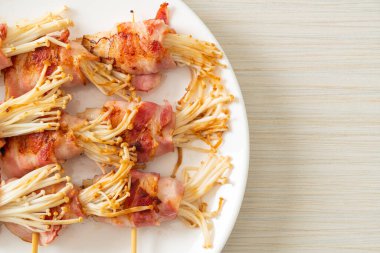 Pastırmalı Altın İğne Mantar Şişleri