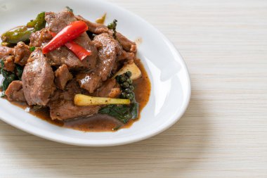 Ördekli Kızarmış Kara Biber - Asya usulü